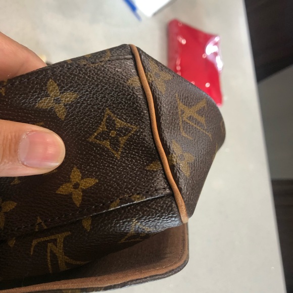 Louis Vuitton - Abesses Messenger Bag - Picture 3 of 16